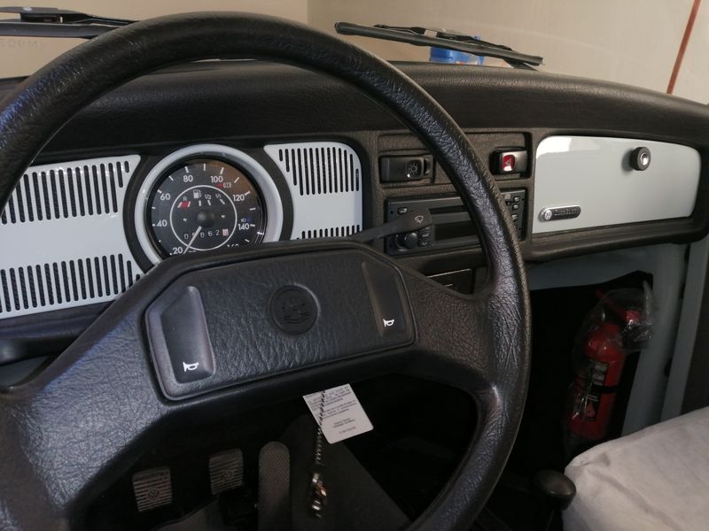 Volkswagen Beetle • 2004 • 5,900 km 11