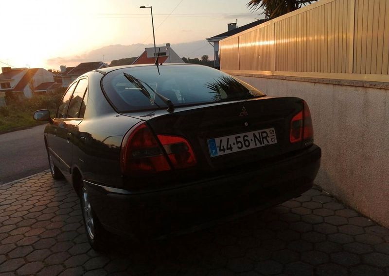 Mitsubishi Carisma • 1999 • 199,999 km 3