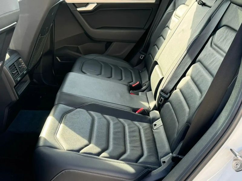 Volkswagen Touareg • 2020 • 118,960 km 8