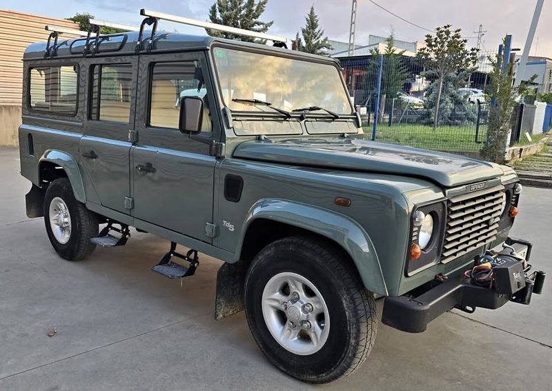 Land Rover Defender • 2000 • 236,725 km 1