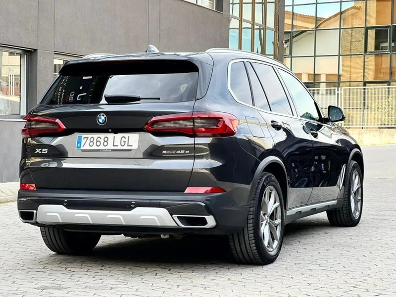 BMW X5 • 2020 • 98,000 km 8