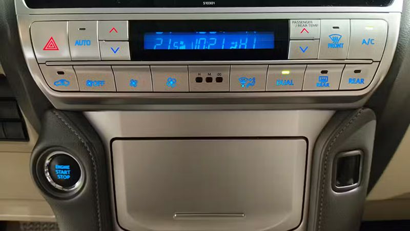 Toyota Land Cruiser • 2018 • 73,085 km 13