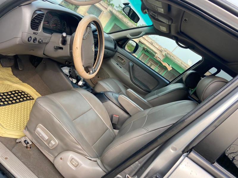 Toyota Sequoia • 2006 • 130,000 km 9