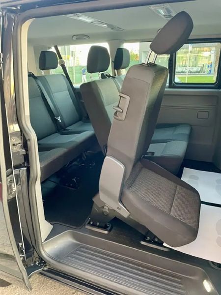 Volkswagen Caravelle • 2023 • 38,400 km 10