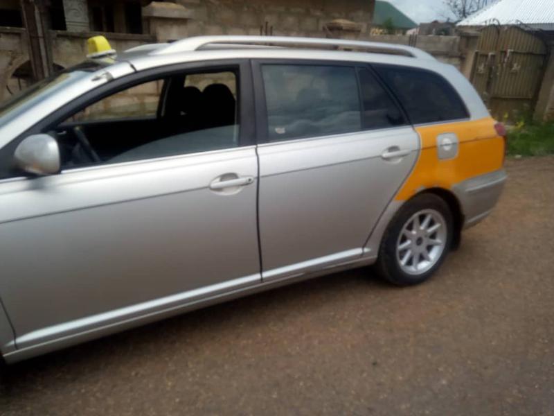 Toyota Avensis • 2015 • 200 km 5