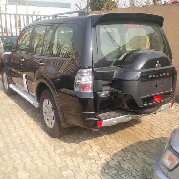 Mitsubishi Pajero • 2017 • 2 km 2