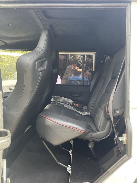 Land Rover Defender • 2005 • 135,000 km 9