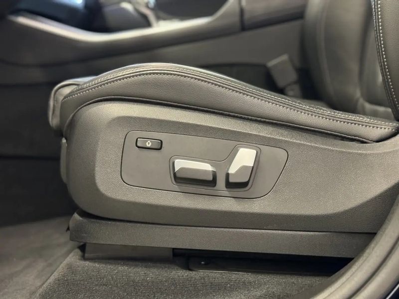 BMW X5 • 2020 • 82,000 km 8