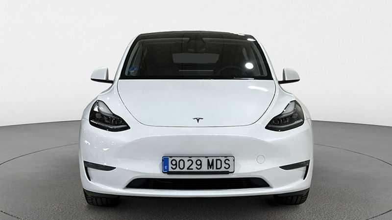 Tesla Model Y • 2023 • 8,890 km 6
