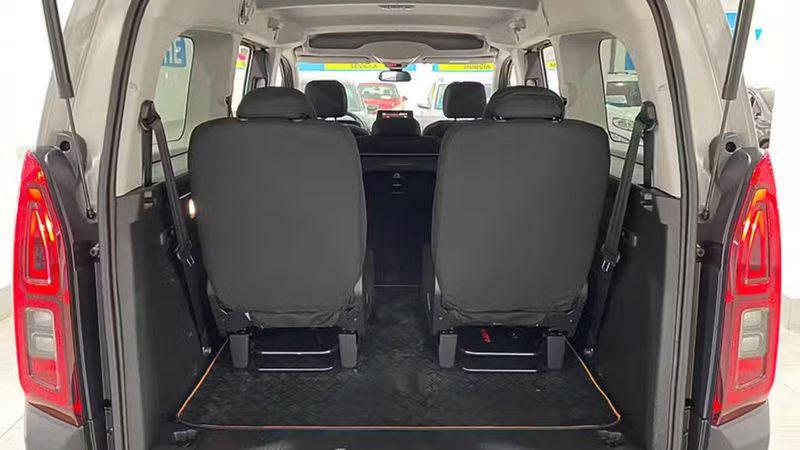 Citroën Berlingo • 2022 • 10,085 km 2