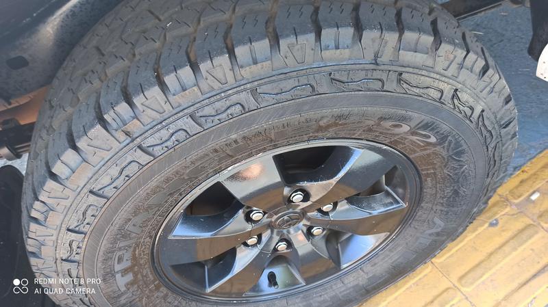 Toyota Hilux • 2015 • 90,000 km 12