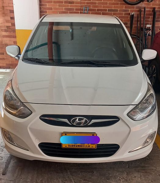 Hyundai Accent • 2012 • 82,000 km 1