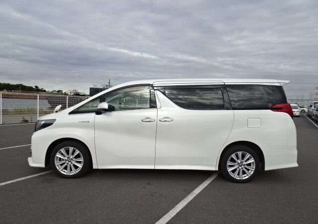 Toyota Hiace Van • 2017 • 40,894 km 2