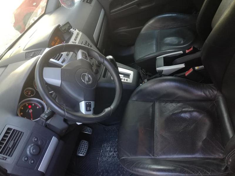 Opel Zafira • 2007 • 311,000 km 4