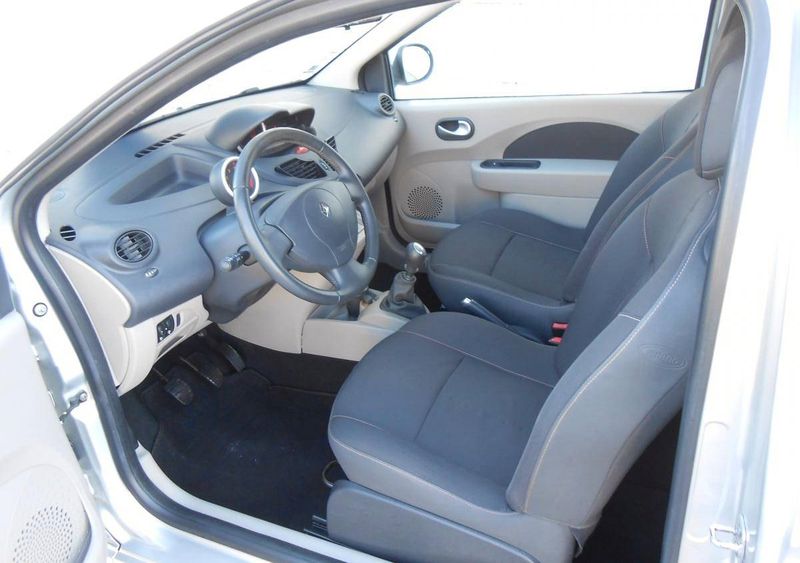 Renault Twingo • 2008 • 110,000 km 4