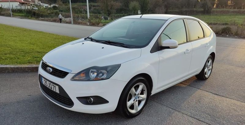 Ford Focus • 2010 • 200,000 km 5