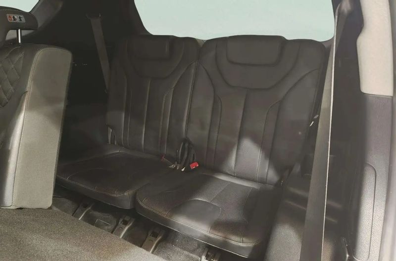 Hyundai Santa Fe Hybrid • 2022 • 36,019 km 10