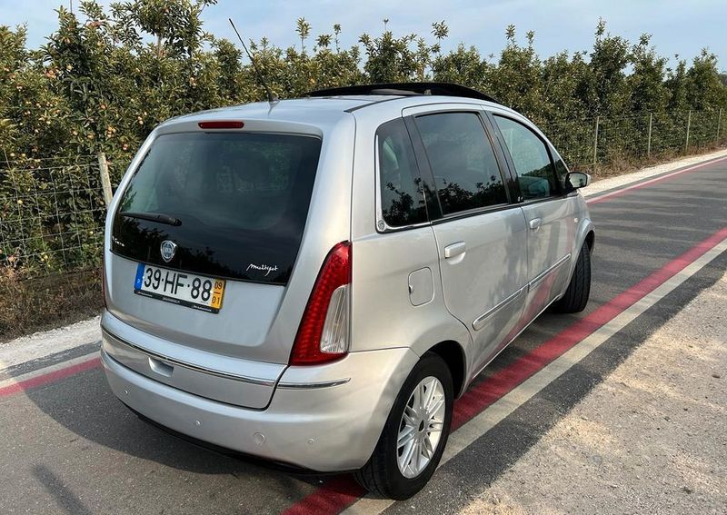 Lincoln Conquistador • 2009 • 100,000 km 2
