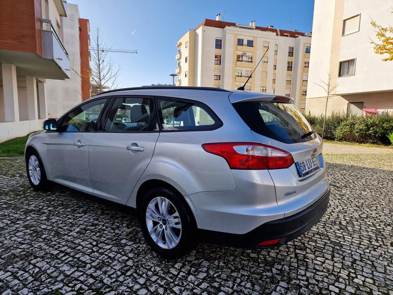 Ford Focus • 2011 • 156,000 km 6