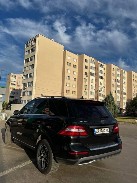 Mercedes-Benz ML350 • 2013 • 329,000 km 2