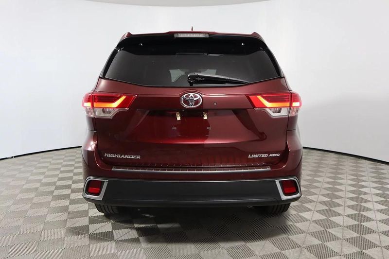 Toyota Highlander • 2017 • 1,000 km 8