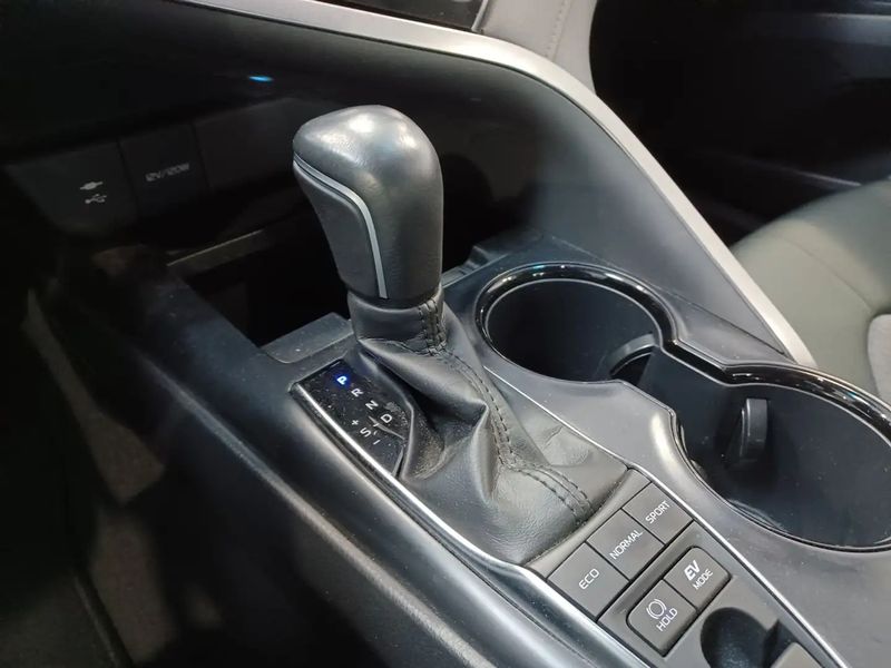 Toyota Camry • 2020 • 43,000 km 2