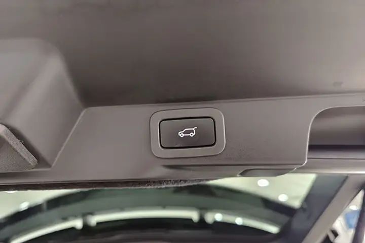 Land Rover Range Rover Sport • 2018 • 35,000 km 5