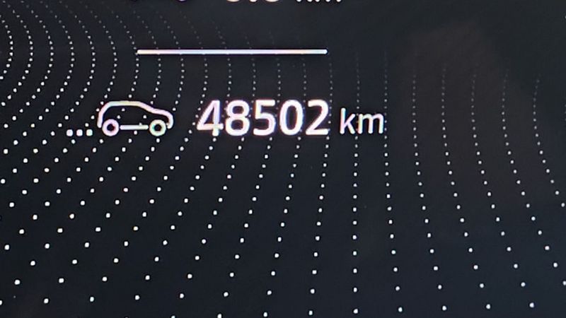 Renault 10 • 2023 • 48,502 km 10