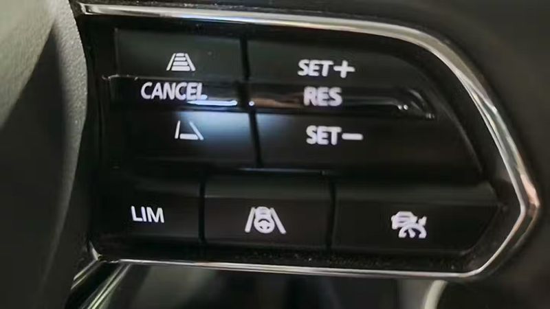 Mazda CX-30 • 2023 • 19,842 km 10