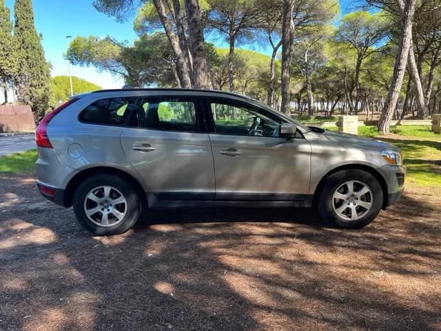 Volvo XC60 • 2011 • 215,000 km 7