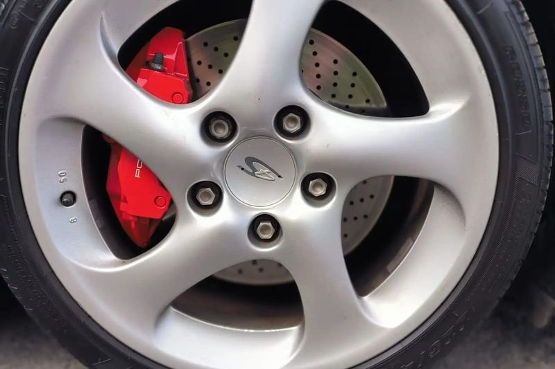 Porsche 911 Carrera • 2003 • 61,000 km 6