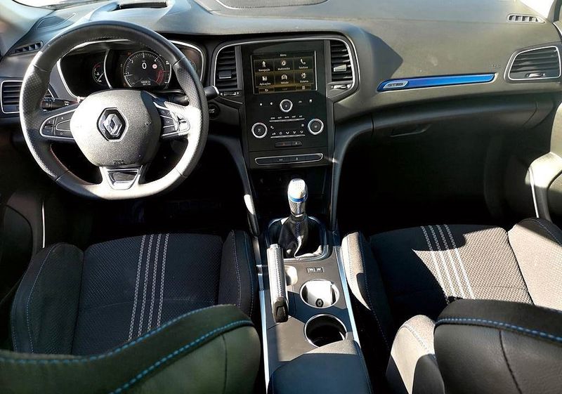 Renault Mégane • 2016 • 169,999 km 2