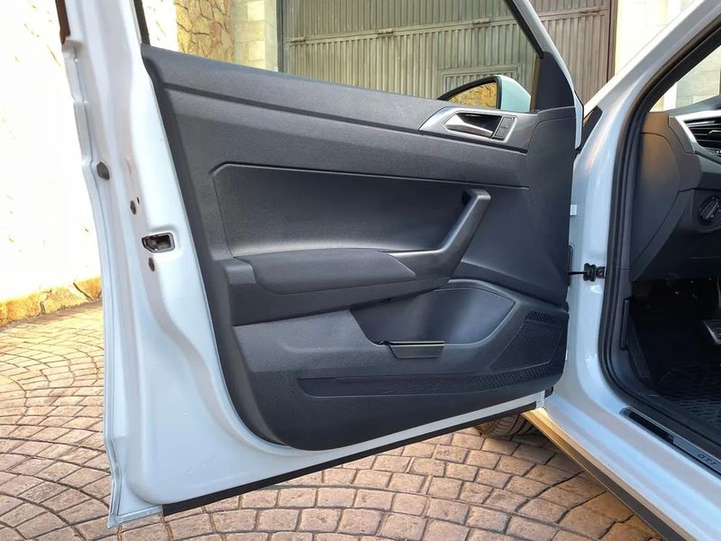 Volkswagen Polo • 2023 • 13,300 km 4