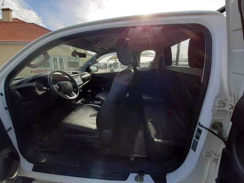Toyota Hilux • 2012 • 140,000 km 2
