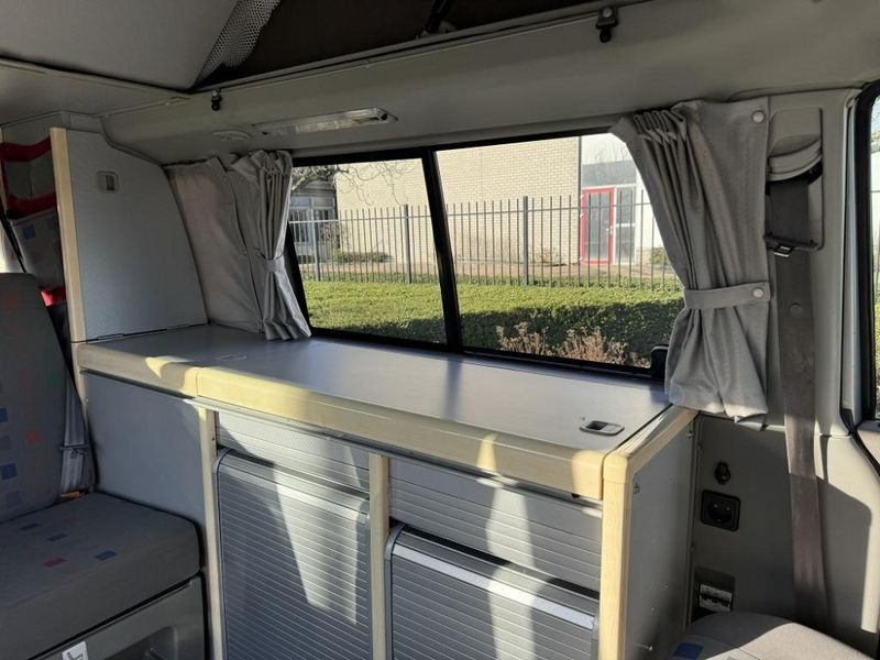 Volkswagen California • 2002 • 315,000 km 10