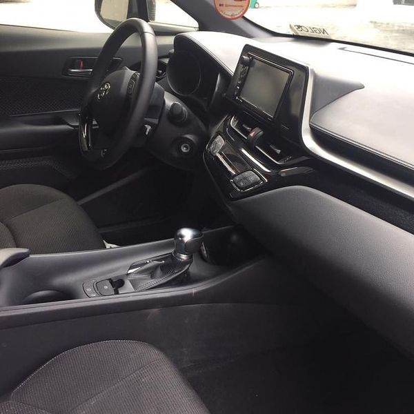 Toyota C-HR • 2018 • 32 km 2