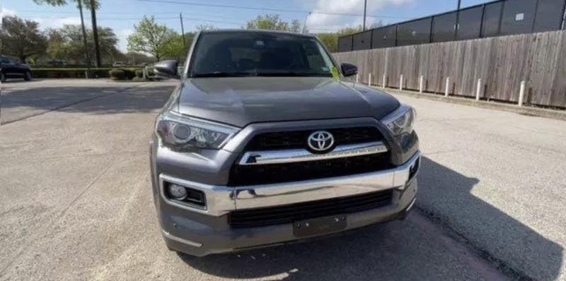 Toyota  • 2018 • 13,000 km 6