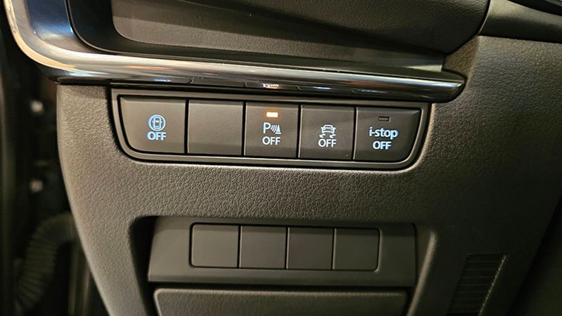 Mazda 3 • 2023 • 4,500 km 9