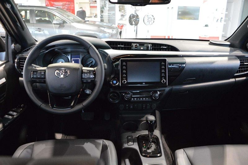 Toyota Hilux • 2023 • 7,814 km 4