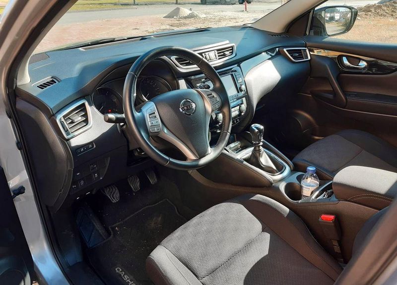 Nissan Qashqai • 2015 • 90,000 km 3