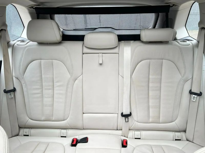 BMW X5 • 2019 • 95,000 km 14