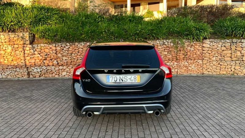 Volvo V60 • 2013 • 157,000 km 4