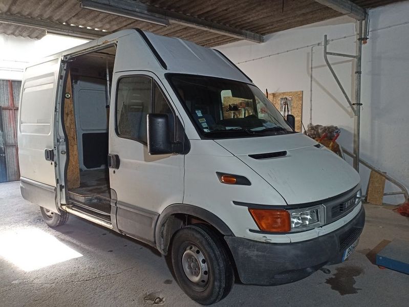 Isuzu Canter • 1999 • 164,000 km 1