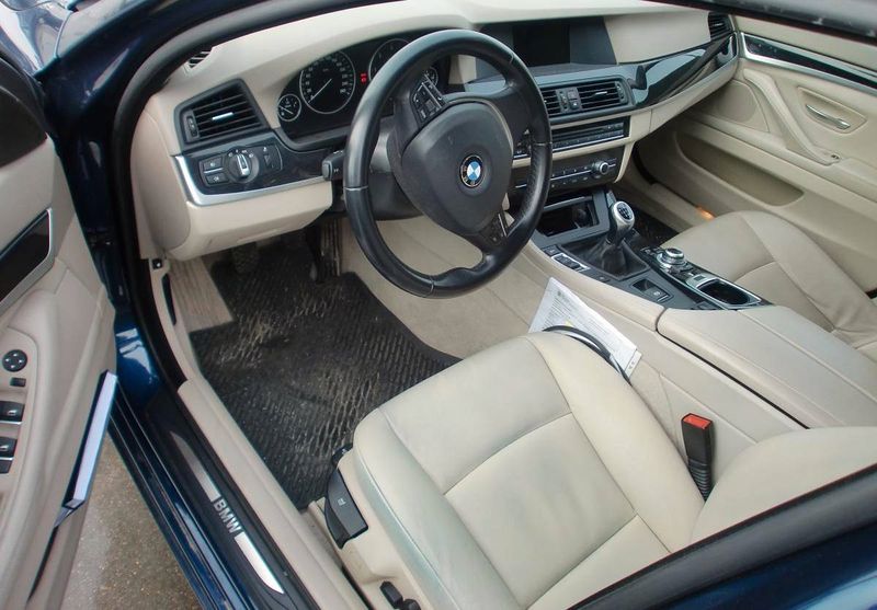 BMW 520D • 2013 • 199,999 km 6