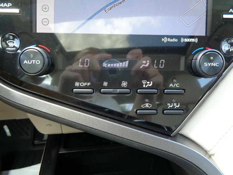 Toyota Camry • 2020 • 2,020 km 10