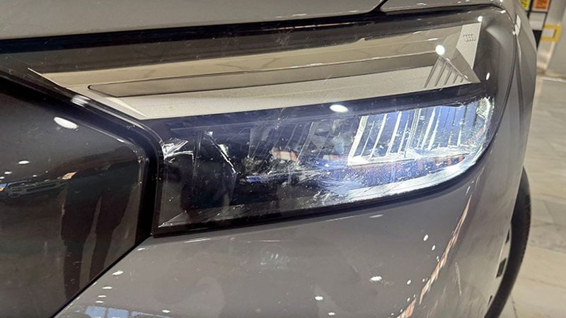 Audi e-tron • 2022 • 24,221 km 13