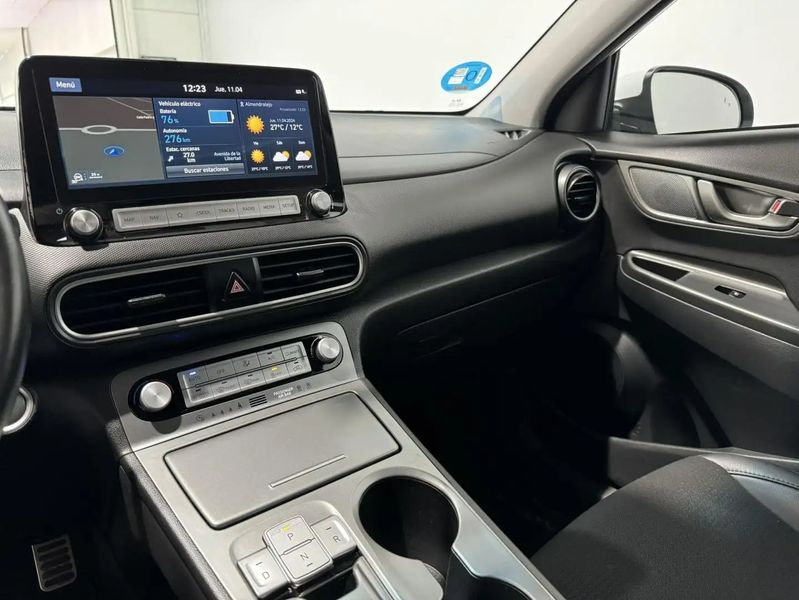 Hyundai Kona Electric • 2020 • 45,203 km 8