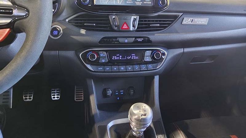 Hyundai i30 • 2020 • 21,133 km 12