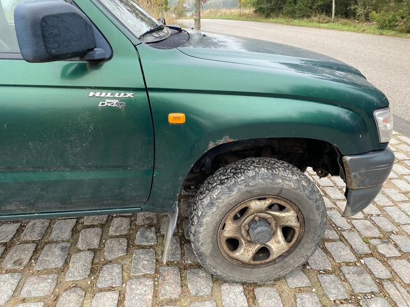 Toyota Hilux • 2002 • 395,000 km 9