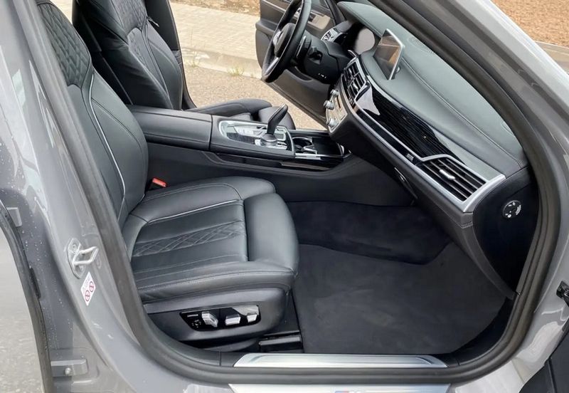 BMW 7 Series • 2022 • 69,000 km 8